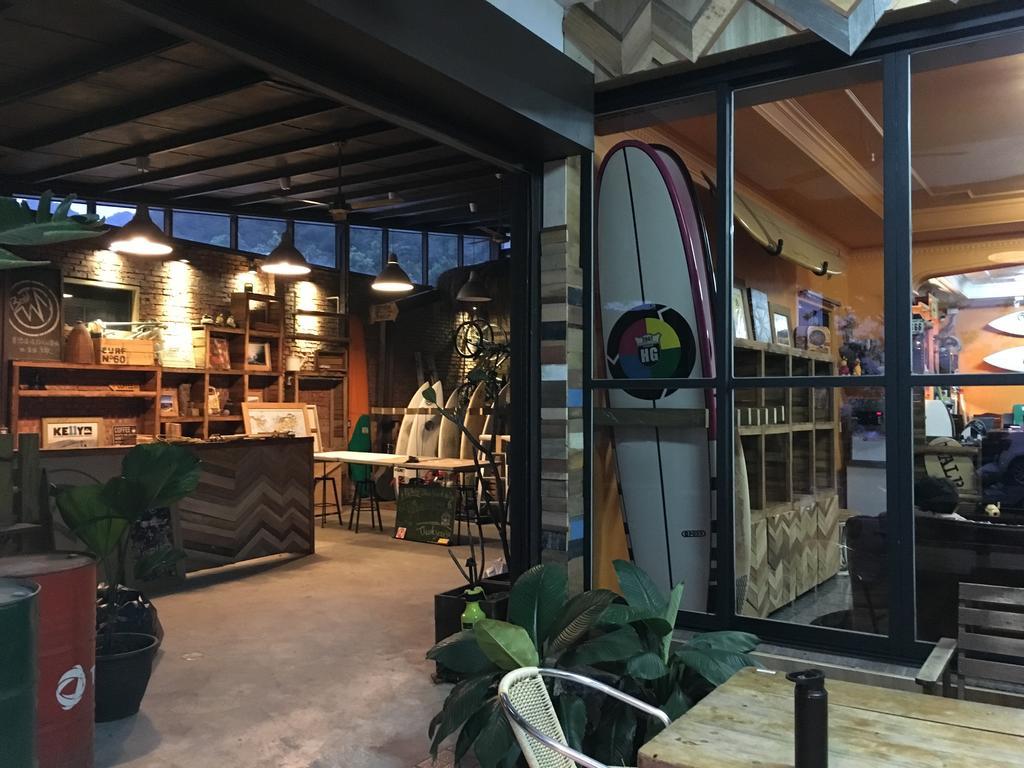 Donghe Surf Shop & Hostel Exteriör bild