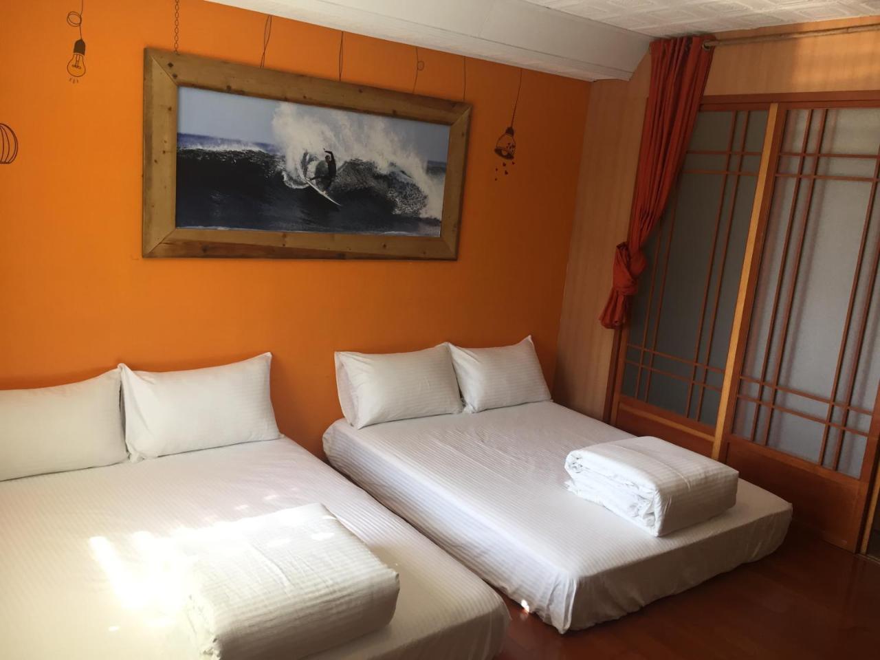 Donghe Surf Shop & Hostel Exteriör bild